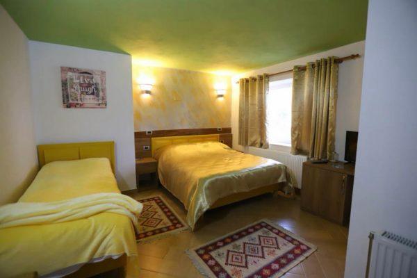 Triple Room — Dhoma Treshe